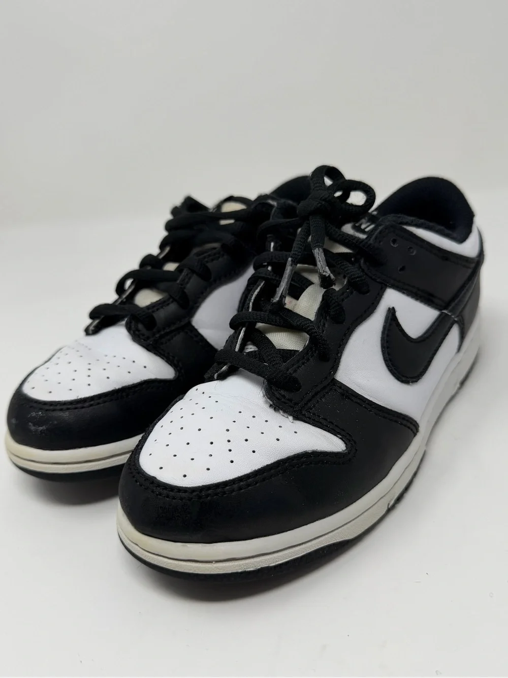 Kids Nike Dunks Black & White Low-Top Sneakers Sz. 1.5y